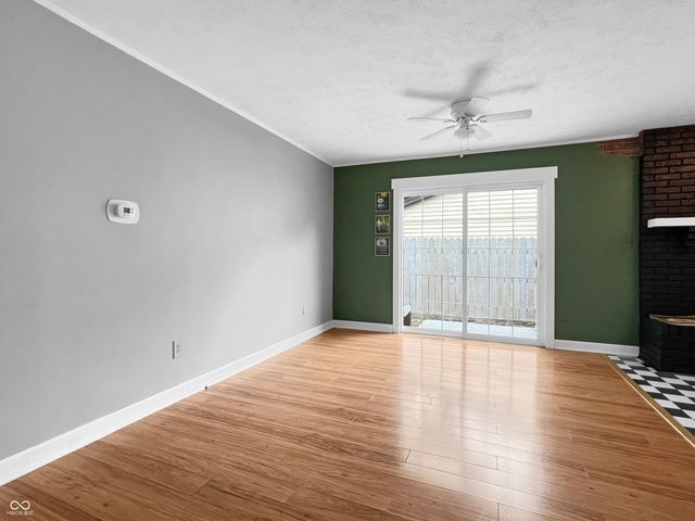 5240 Vinewood Court, Columbus, IN 47203