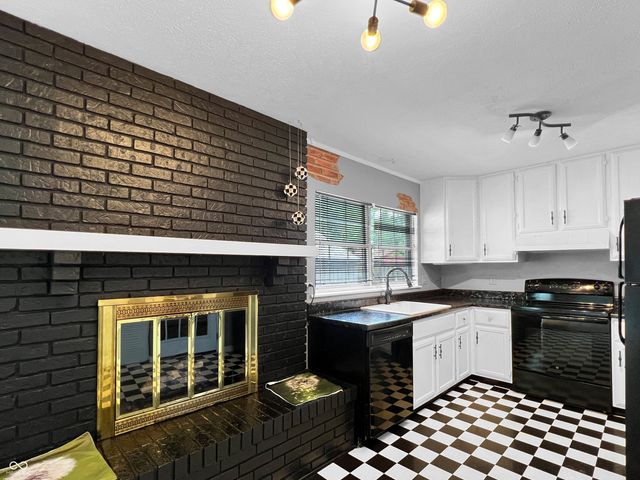 5240 Vinewood Court, Columbus, IN 47203