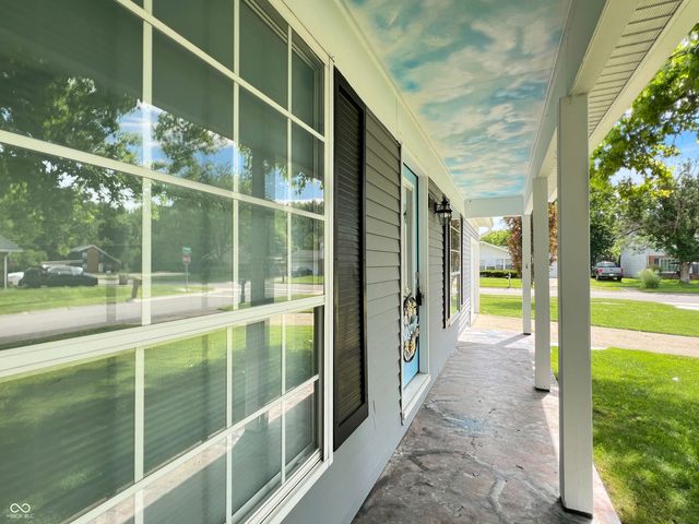 5240 Vinewood Court, Columbus, IN 47203