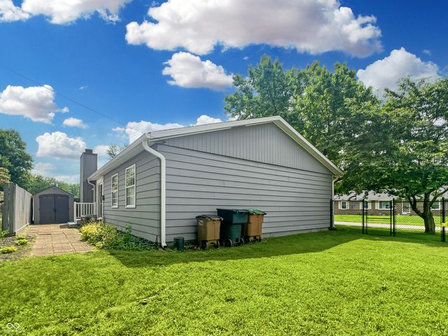 5240 Vinewood Court, Columbus, IN 47203