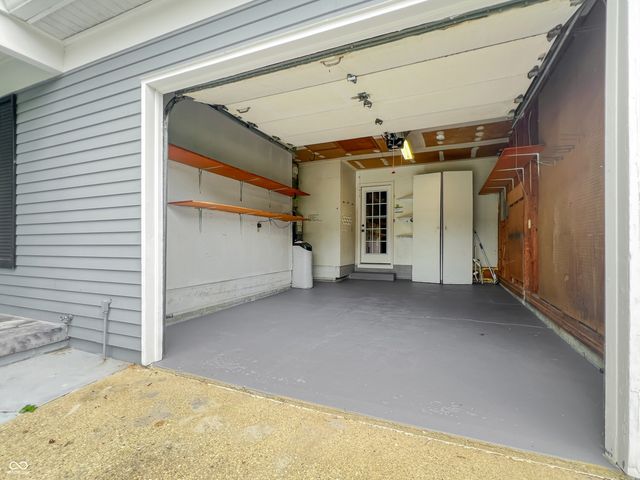 5240 Vinewood Court, Columbus, IN 47203