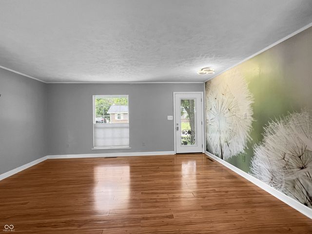5240 Vinewood Court, Columbus, IN 47203