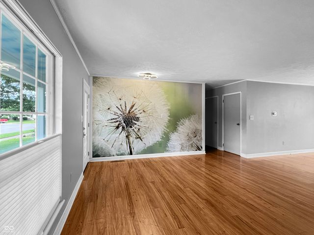 5240 Vinewood Court, Columbus, IN 47203