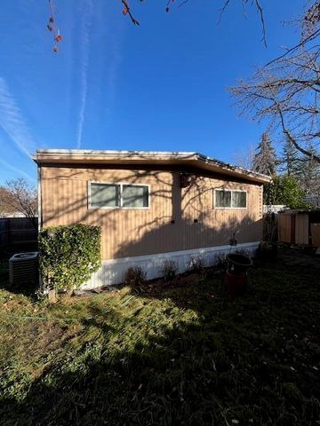 321 Clay Street SPC 3, Ashland, OR 97520