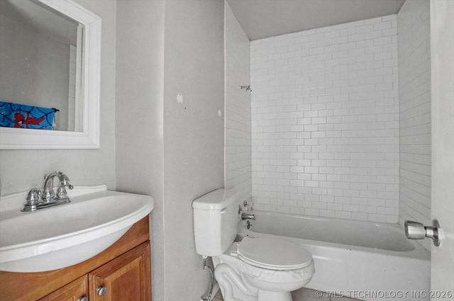 1741 S Pecan Avenue, Broken Arrow, OK 74012