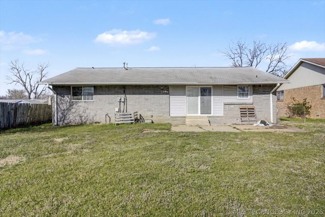 1741 S Pecan Avenue, Broken Arrow, OK 74012