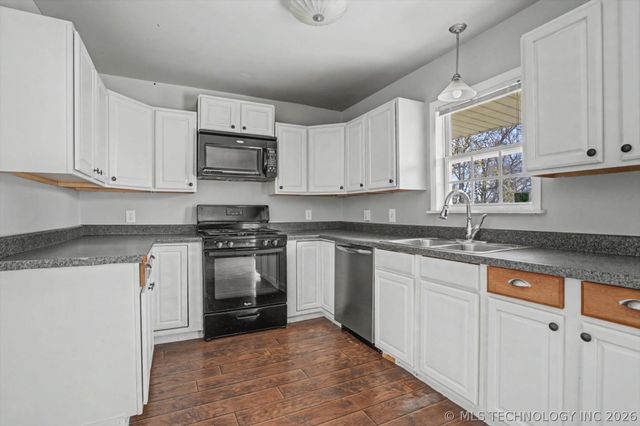 1741 S Pecan Avenue, Broken Arrow, OK 74012