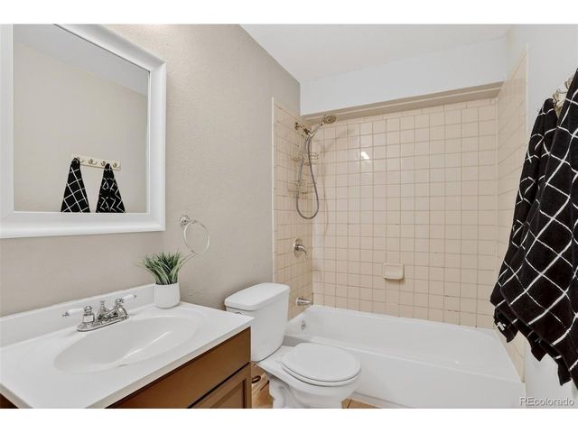 4550 Eugene Way, Denver, CO 80239