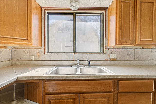 1825 McRay Avenue, Springdale, AR 72762