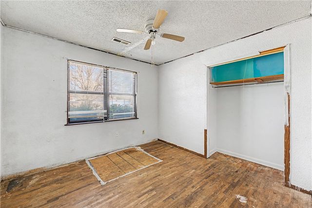 1825 McRay Avenue, Springdale, AR 72762