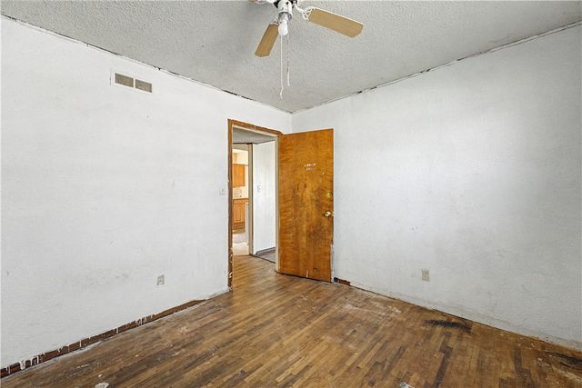 1825 McRay Avenue, Springdale, AR 72762