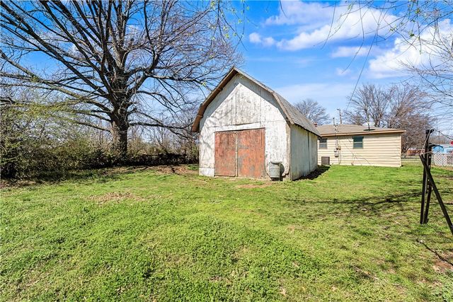 1825 McRay Avenue, Springdale, AR 72762