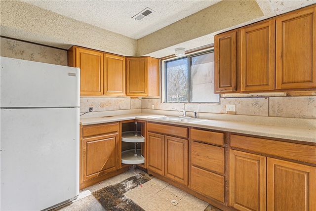 1825 McRay Avenue, Springdale, AR 72762