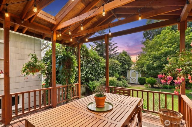 6215 27th Avenue NE, Seattle, WA 98115