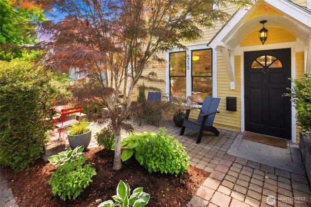 6215 27th Avenue NE, Seattle, WA 98115
