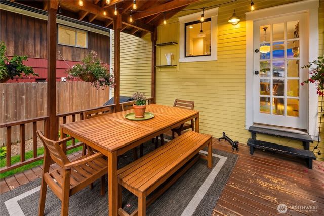 6215 27th Avenue NE, Seattle, WA 98115