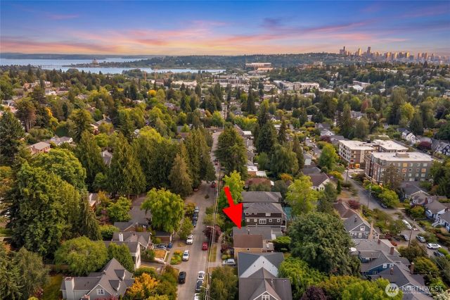 6215 27th Avenue NE, Seattle, WA 98115