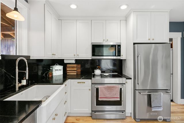 6215 27th Avenue NE, Seattle, WA 98115
