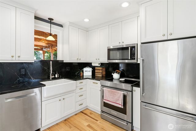 6215 27th Avenue NE, Seattle, WA 98115