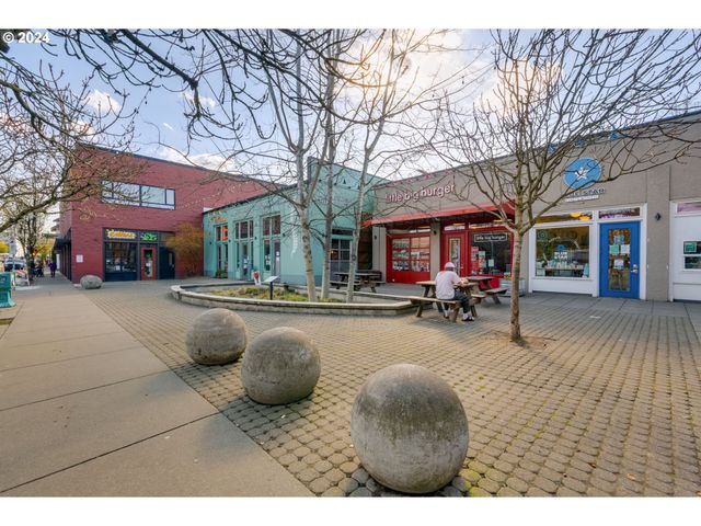 4329 N MISSISSIPPI Ave 11, Portland, OR 97217