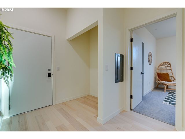 4329 N MISSISSIPPI Ave 11, Portland, OR 97217