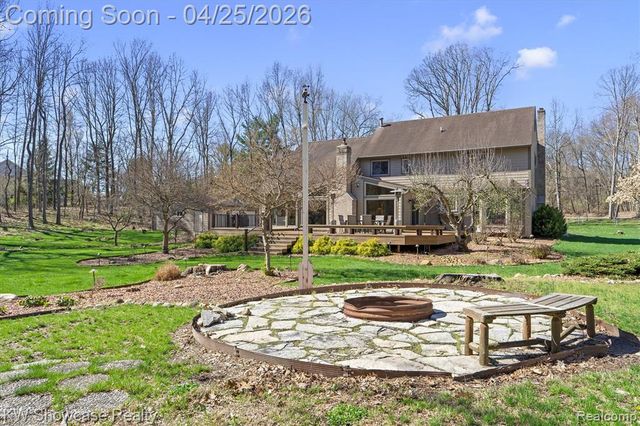 1631 Mystic Hills Drive, Milford, MI 48380