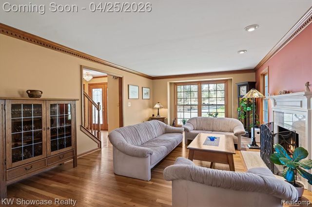 1631 Mystic Hills Drive, Milford, MI 48380
