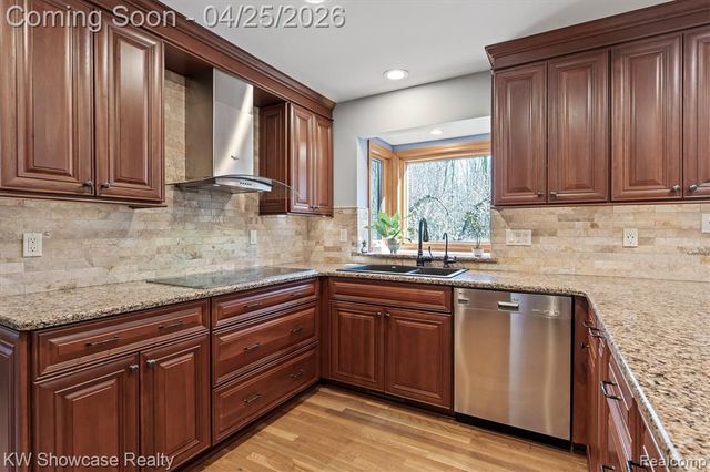 1631 Mystic Hills Drive, Milford, MI 48380