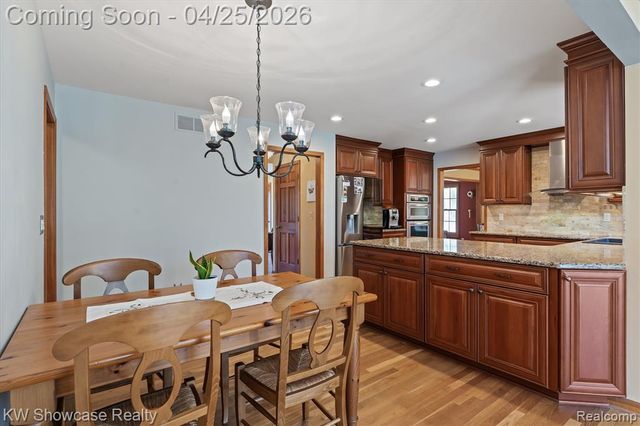 1631 Mystic Hills Drive, Milford, MI 48380