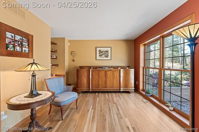 1631 Mystic Hills Drive, Milford, MI 48380
