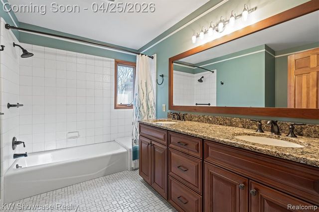 1631 Mystic Hills Drive, Milford, MI 48380