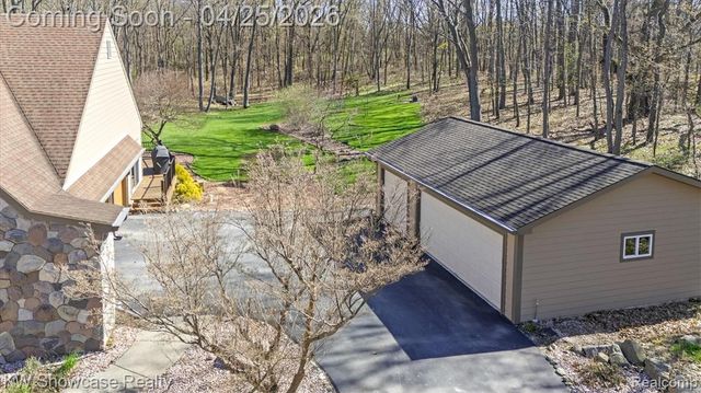 1631 Mystic Hills Drive, Milford, MI 48380
