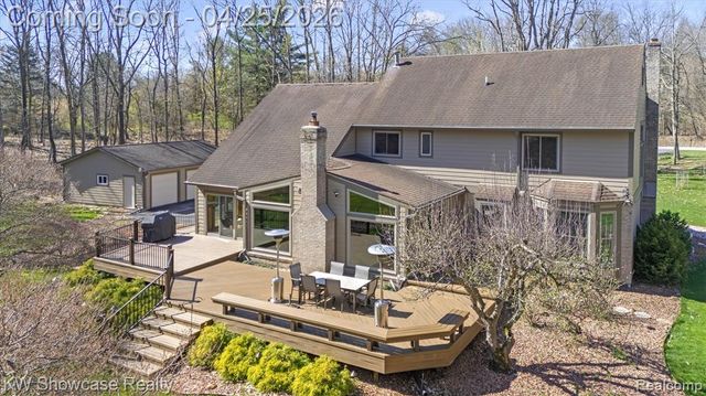 1631 Mystic Hills Drive, Milford, MI 48380