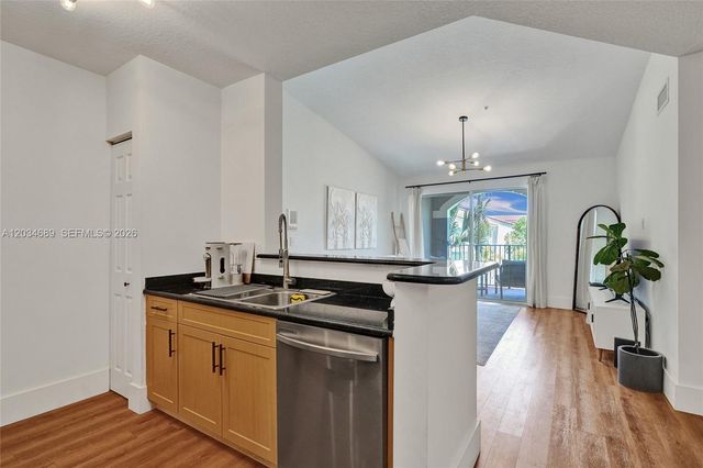 6841 SW 44th Street 305, Miami, FL 33155