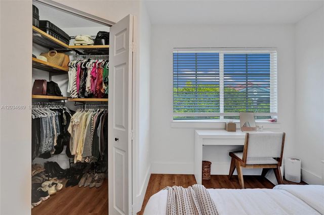6841 SW 44th Street 305, Miami, FL 33155