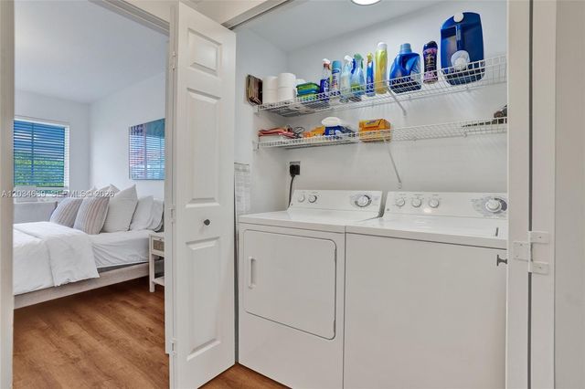 6841 SW 44th Street 305, Miami, FL 33155