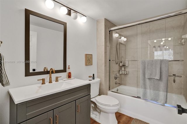 6841 SW 44th Street 305, Miami, FL 33155