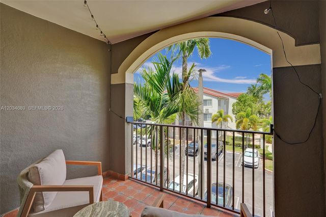 6841 SW 44th Street 305, Miami, FL 33155