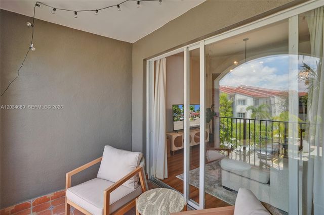 6841 SW 44th Street 305, Miami, FL 33155