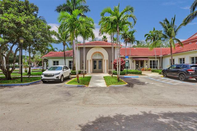 6841 SW 44th Street 305, Miami, FL 33155