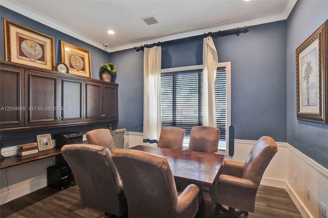 6841 SW 44th Street 305, Miami, FL 33155