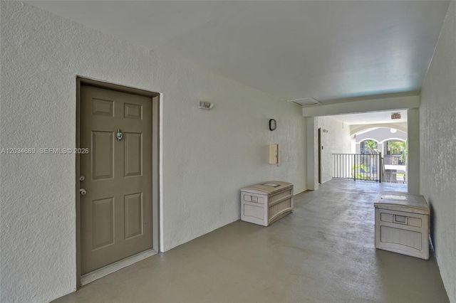 6841 SW 44th Street 305, Miami, FL 33155