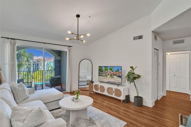 6841 SW 44th Street 305, Miami, FL 33155