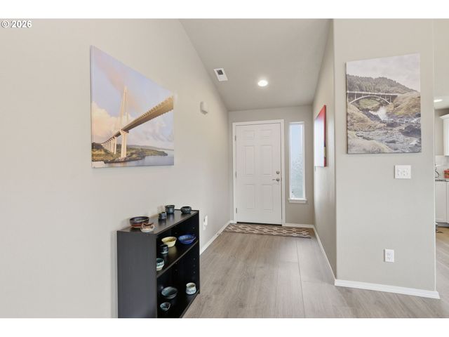 1371 TIRION Ave, Eugene, OR 97404