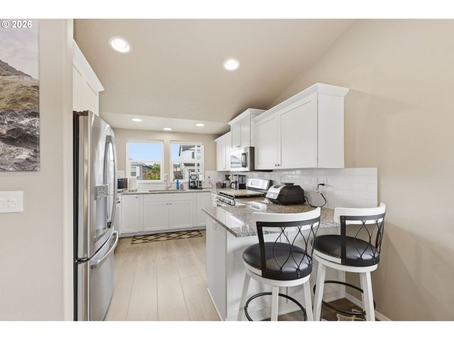 1371 TIRION Ave, Eugene, OR 97404