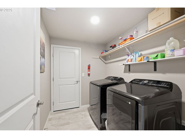 1371 TIRION Ave, Eugene, OR 97404