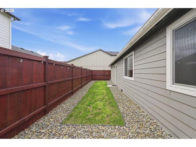 1371 TIRION Ave, Eugene, OR 97404