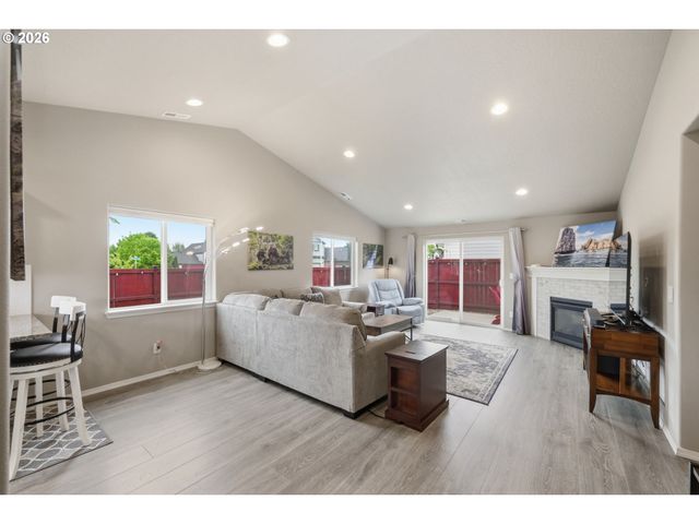 1371 TIRION Ave, Eugene, OR 97404