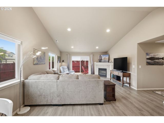 1371 TIRION Ave, Eugene, OR 97404