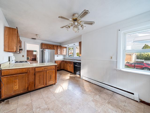 44 Essex St, Revere, MA 02151
